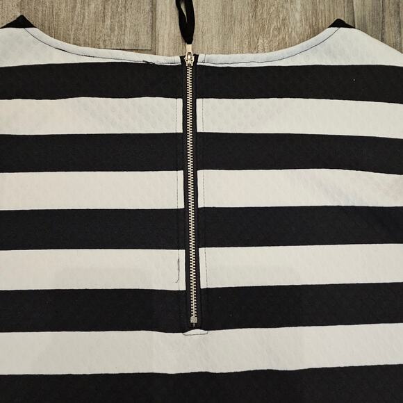 Anthropologie Postmark Linnea Tunic Top Women’s XS Stripe Floral Feminine Chic - Picture 8 of 11